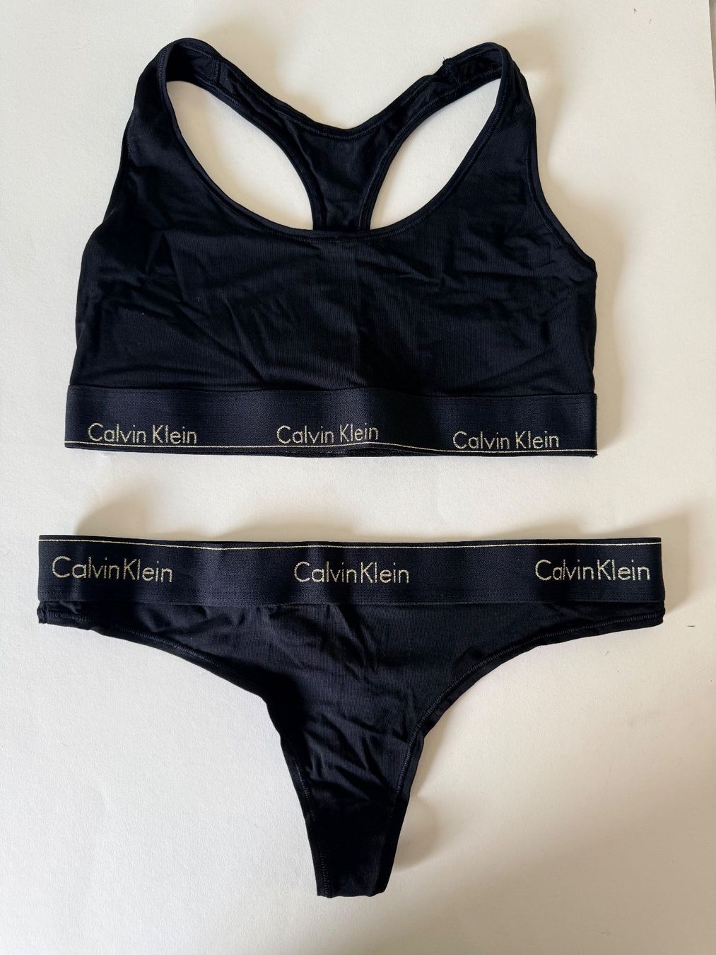 Calvin Klein Altra biancheria intima: CALVIN KLEIN, Bralette und String, Grösse L, Schwarz (Set) – Nuovo e nell'imballaggio originale da Rudolfstetten venduto da gst_g7xl 3