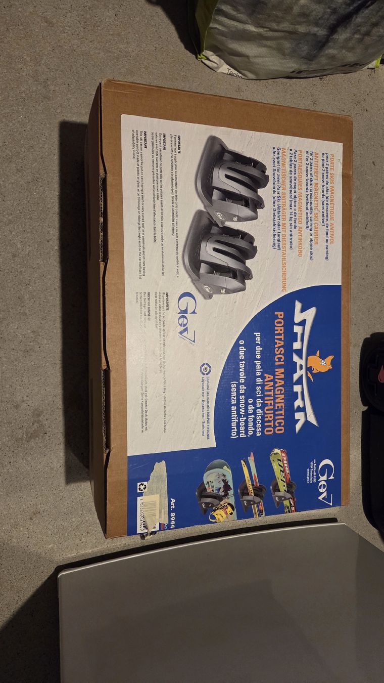 Supporti a parete: Magnetischer Skiträger GEV Shark – Usato da Salgesch venduto da dor_75yc