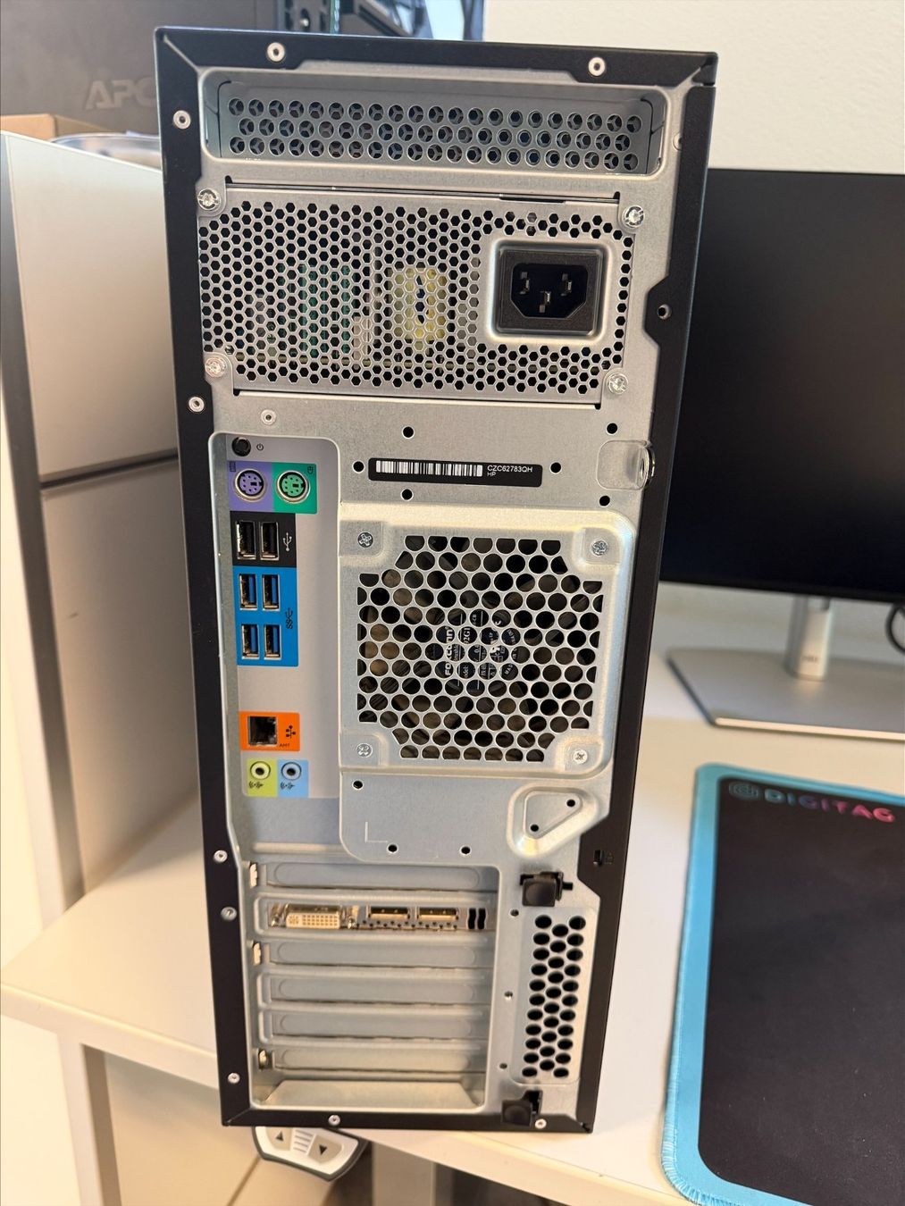 Hewlett Packard PCs: HP Z440 WorkStation – D'occasion à Zizers par Digitag0 4