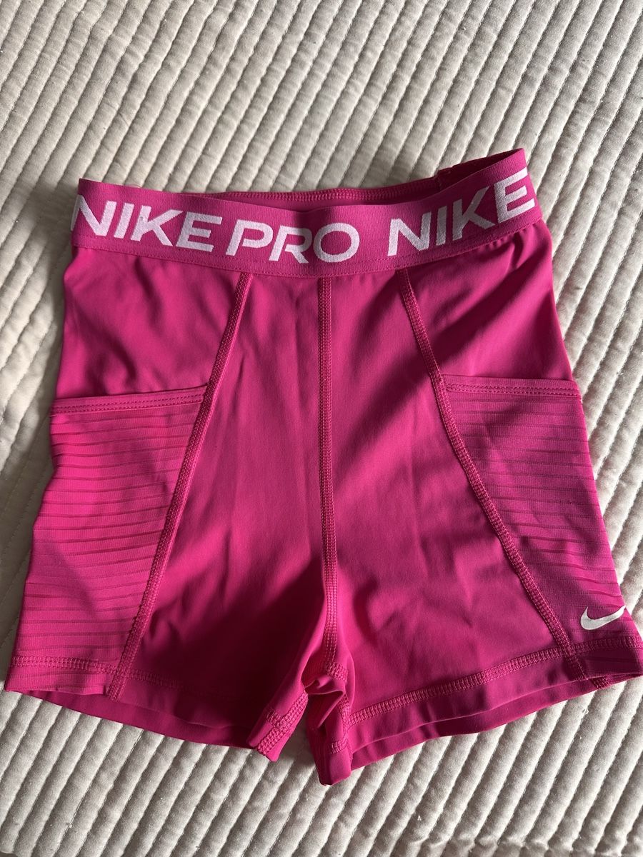 Nike Pantaloni: Nike pro shorts  – Usato da Zug venduto da A123R