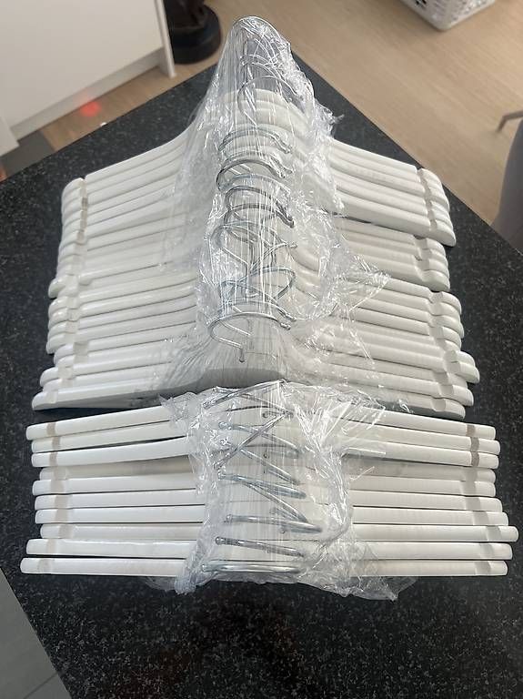 Appendiabiti: IKEA Kleiderbügel  Weiss – Usato da Reichenburg venduto da ada_h9rz