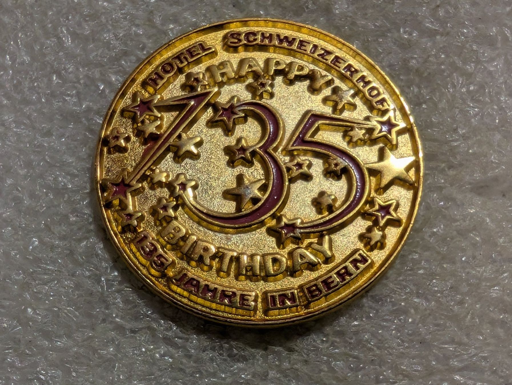 Placchette & Badge: Ansteckpin 227: Hotel Schweizerhof Bern – Usato da Oppligen venduto da Pin-Fall-Shop