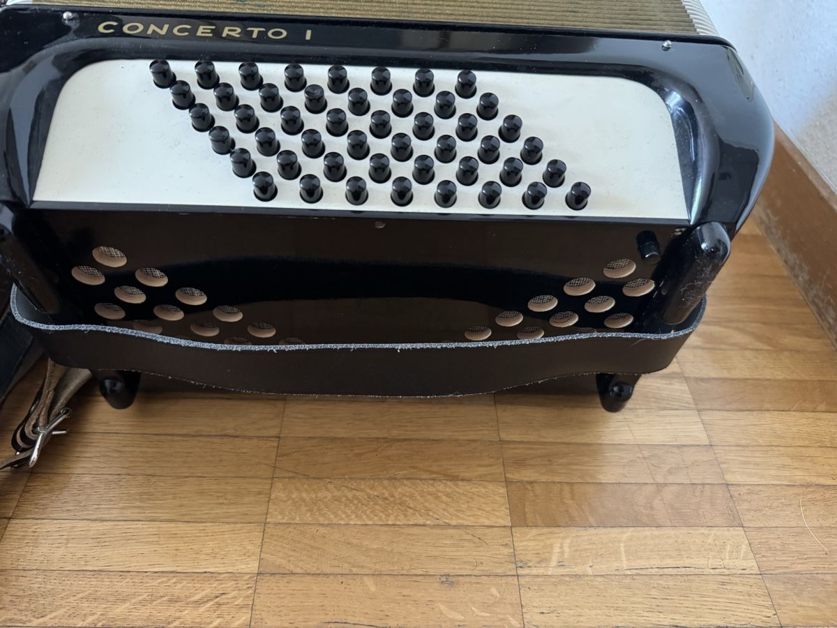 Hohner Musikinstrumente: Hohner concerto 1 Handarmonika – Gebraucht aus Zunzgen von milesdavis76 6