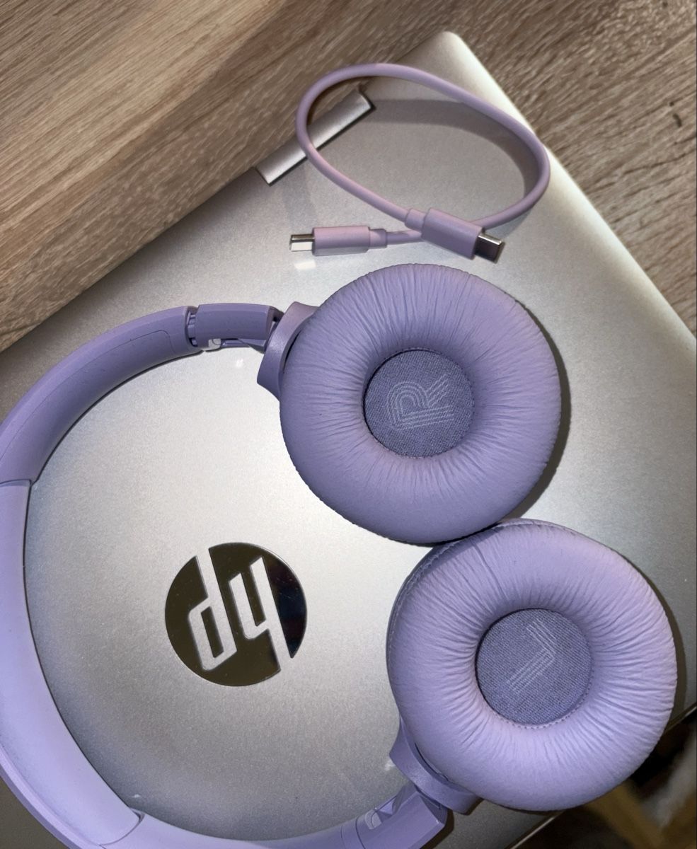 JBL Cuffie: cuffie bluetooth viola jbl con caricatore – Nuovo (secondo la descrizione) da Viganello venduto da cos_m2tj 1