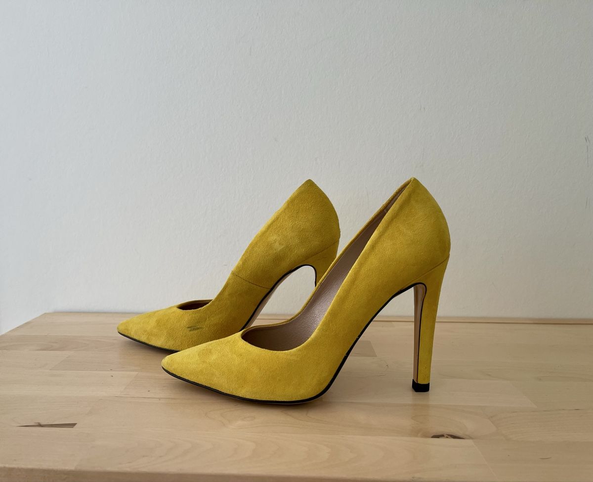 Scarpe da donna: Escarpins jaune Roberto Botella, taille 35 ✨ – Usato da Bursinel venduto da mel_8c62 1