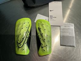 NIKE Schienbeinschoner Mercurial Lite Grösse S gebraucht