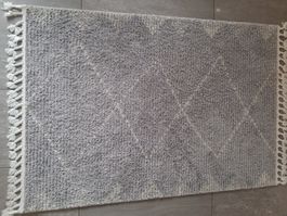 Langfloortwppich, 175x120cm, grau weiss mit Muster wie neu