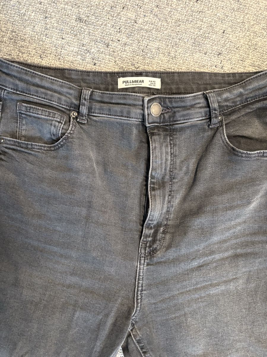 Pull&Bear Jeans: Graue Pull&Bear Jeans Damen Gr. 40 Fransen Saum Sommer – Usato da Ebertswil venduto da shushuj 2