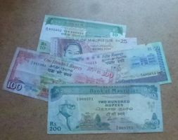 Lot ++ 5 alte Banknoten aus Mauritius