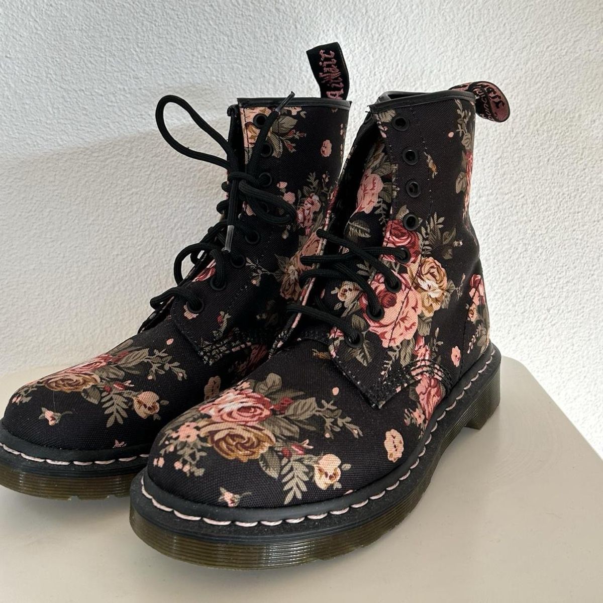 Dr. Martens Chaussures femmes: dr martens flower boots – D'occasion à Bern par ssid23 2