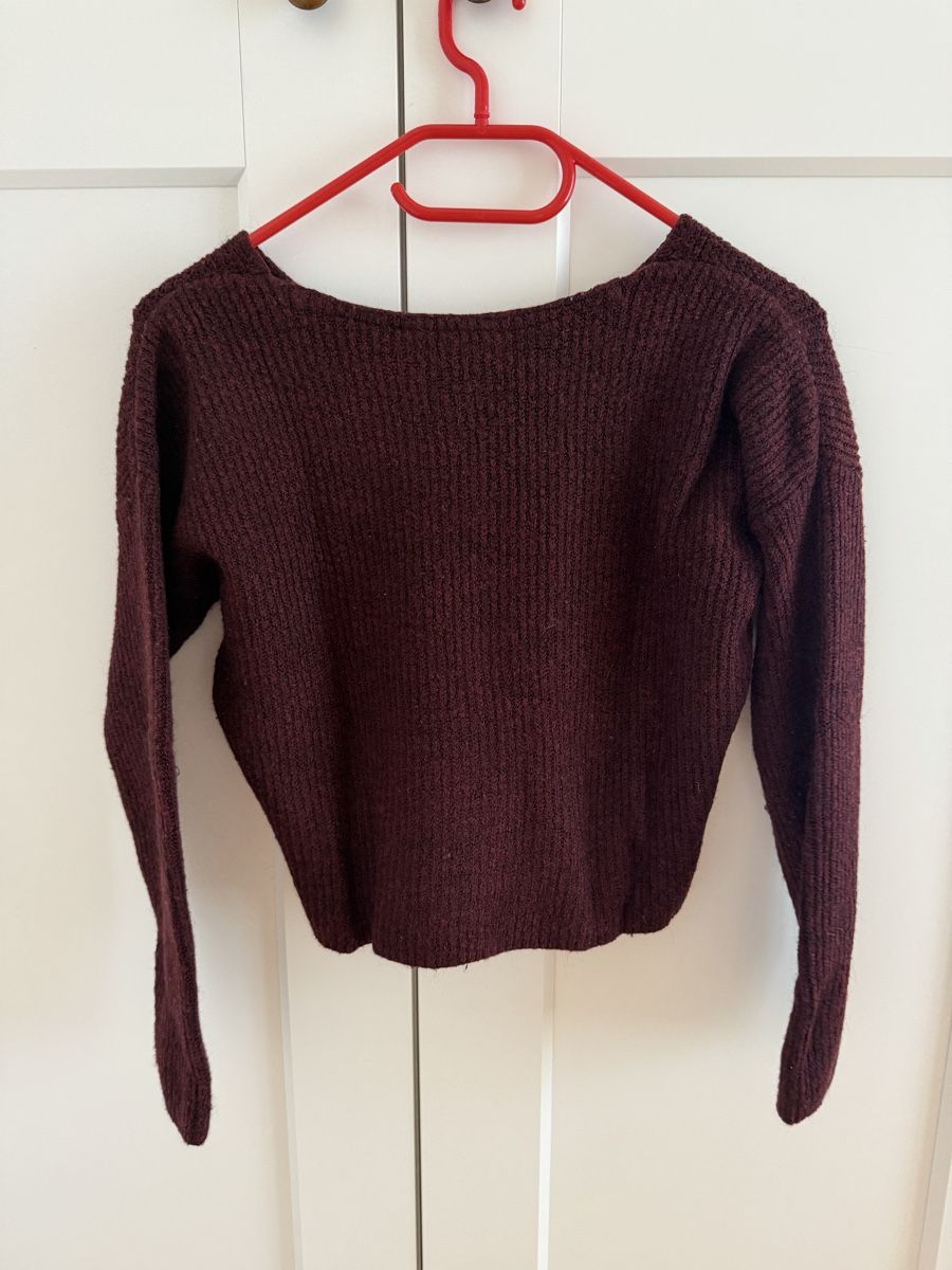 H&M Pulls et sweat-shirts: Pullover Dunkelrot – D'occasion à Wil SG par fam_r6xv 1