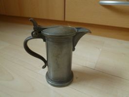 antiker, kleiner Zinnkrug Kanne  mit Deckel