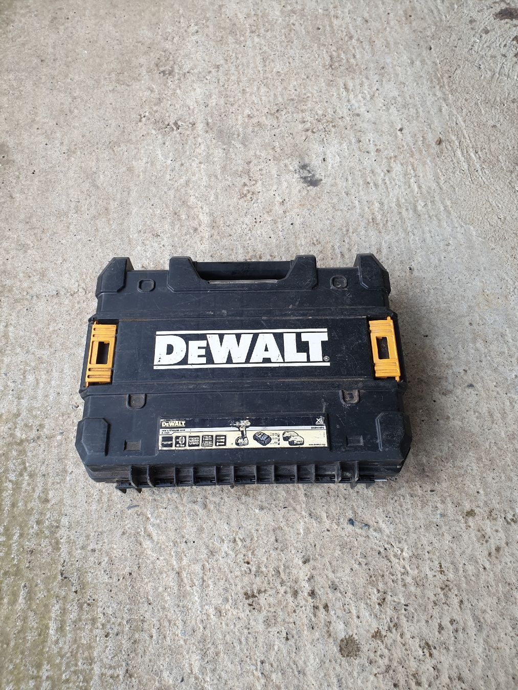 Valigie: Dewalt Koffer – Usato da Schübelbach venduto da Hilti010