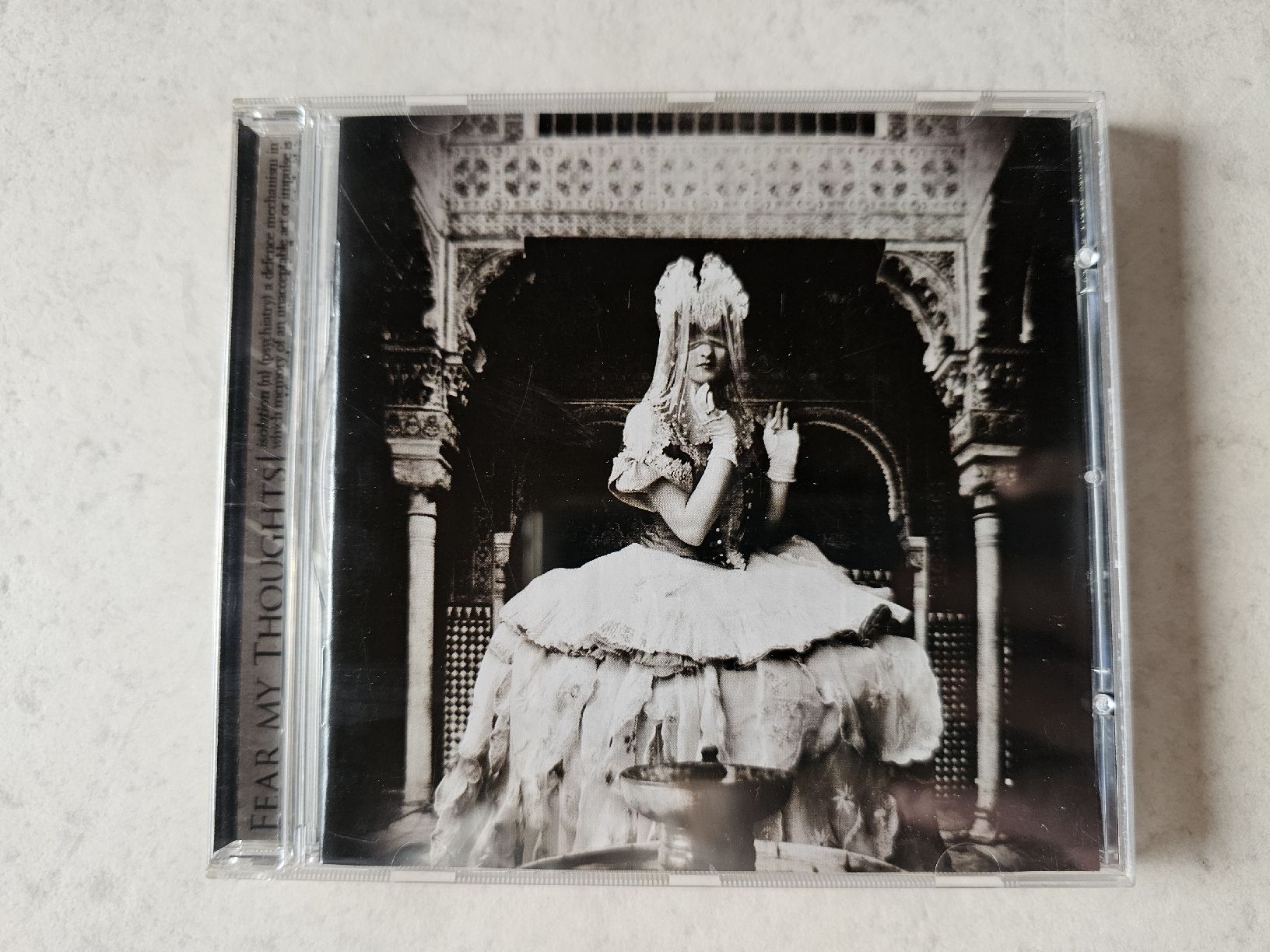 CD: Fear My Thoughts  -  Isolation – Usato da Schneisingen venduto da backstore24