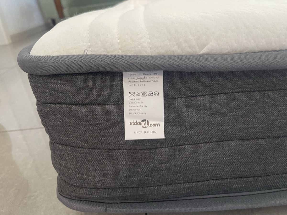 Materassi: Matratze Mittelhart 160x200cm NEU – Nuovo (secondo la descrizione) da Nottwil venduto da Joelle.03 1