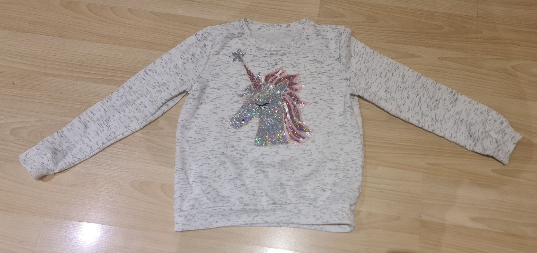 C&A Pulls et sweat-shirts: Süssee Einhorn-Pullover – D'occasion à Fehraltorf par Sumin