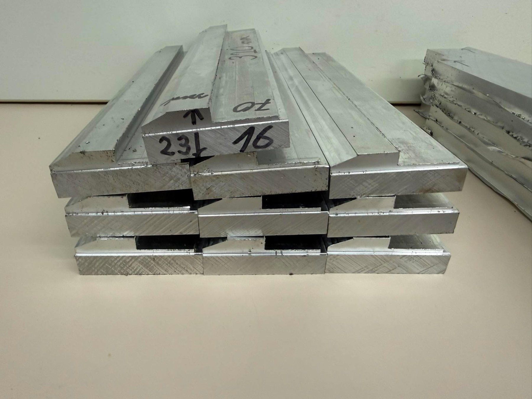 Tutti gli attrezzi: Aluminium Rohmaterial Reststücke 19 kg – Usato da Winterthur venduto da Joe1001 1
