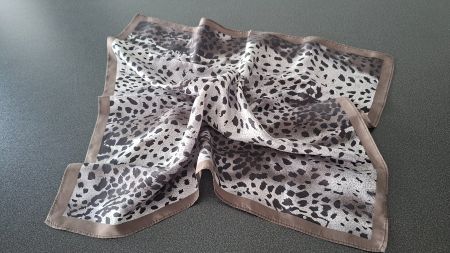 Seidentuch von New Look, Animal-Print, Top Zustand!