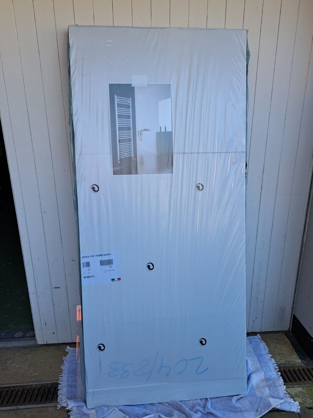 Radiatori: Handtuchradiator 1785x800 Ral 9016 – Nuovo e nell'imballaggio originale da Tegerfelden venduto da Spick67 1