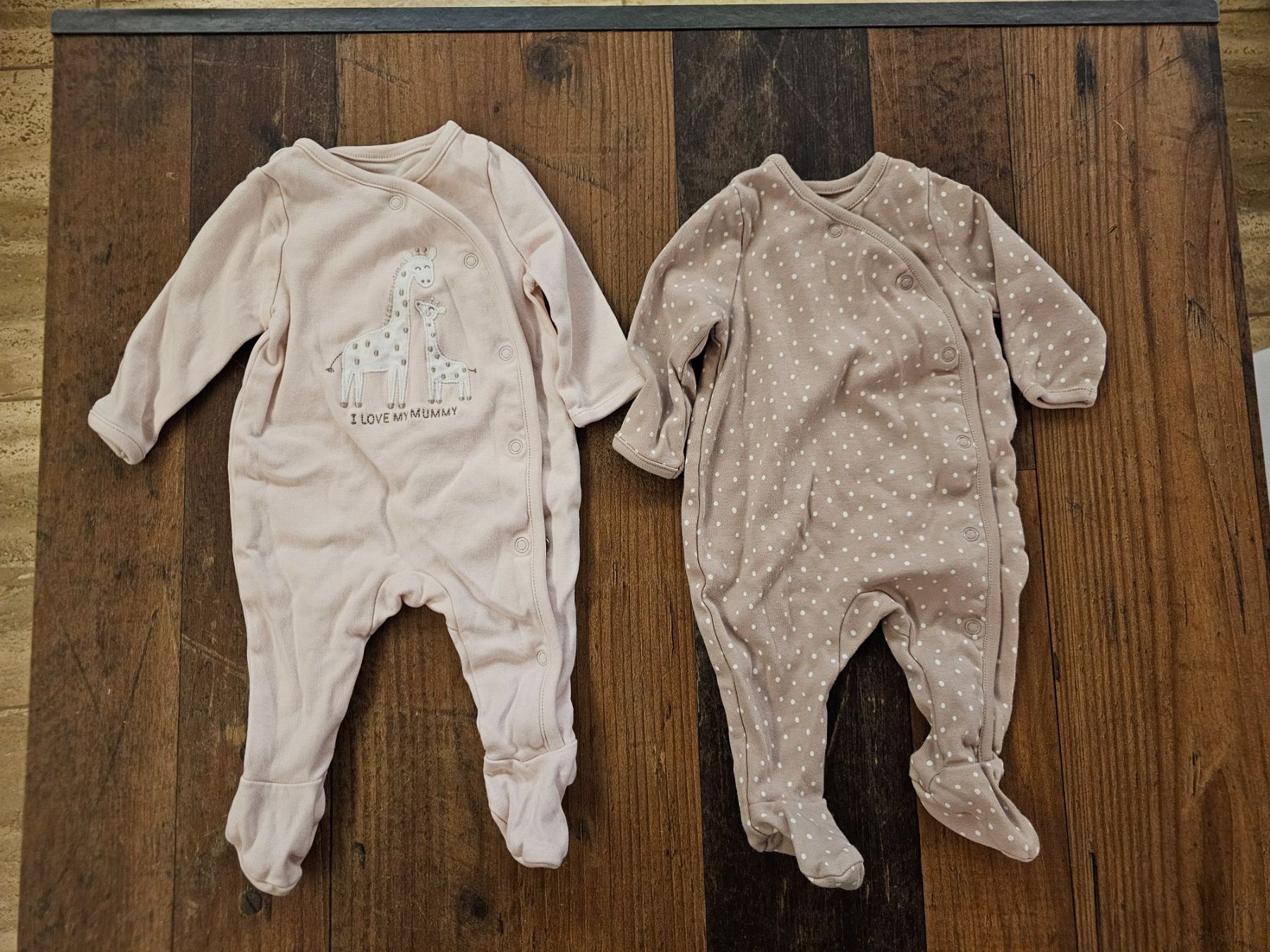 C&A Lotti & Set di vestiti: Kleiderpaket Baby 6-teilig Gr. 56 – Usato da Engi venduto da kat_7zfx
