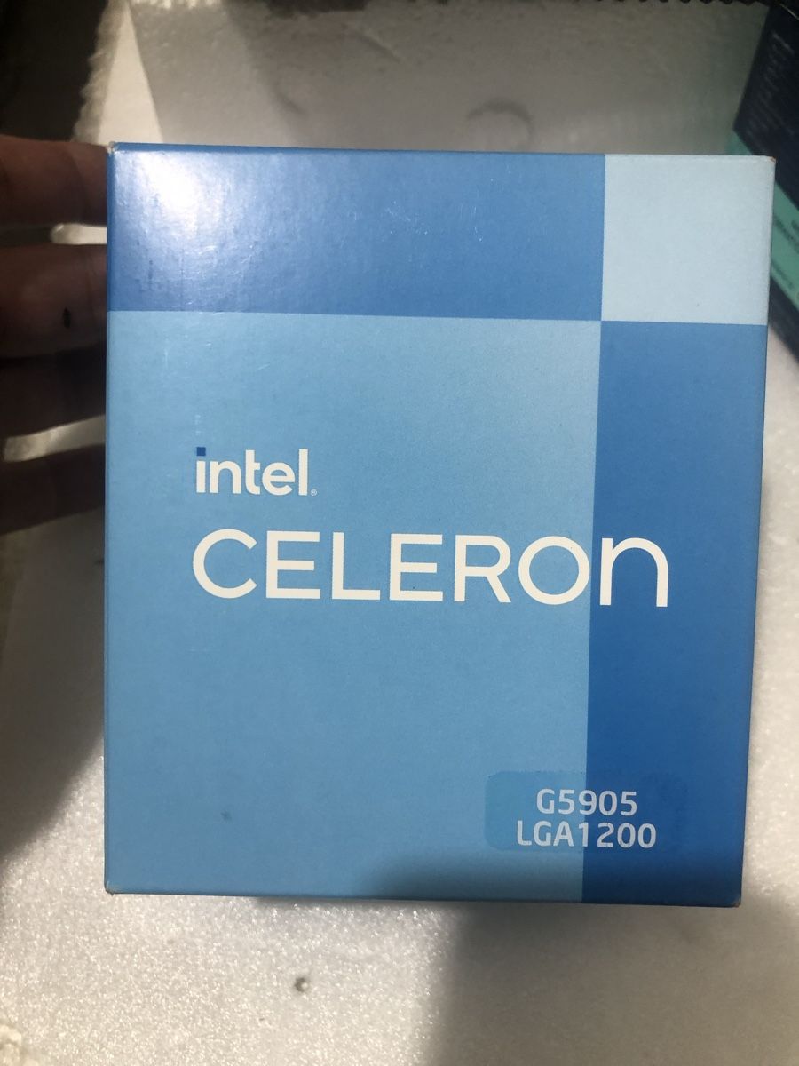 Intel PC: Intel Celeron G5905 LGA1200 CPU - État neuf,&Neu – Nuovo (secondo la descrizione) da Biel-Bienne venduto da alos07