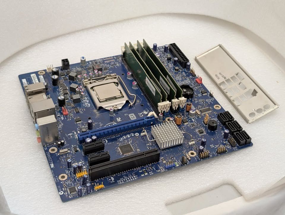 Intel Mainboards: Intel DP55WB / Core i7-860 / 16 GB DDR3 / socket LGA1156 – Gebraucht aus Ecublens VD von Netfinity