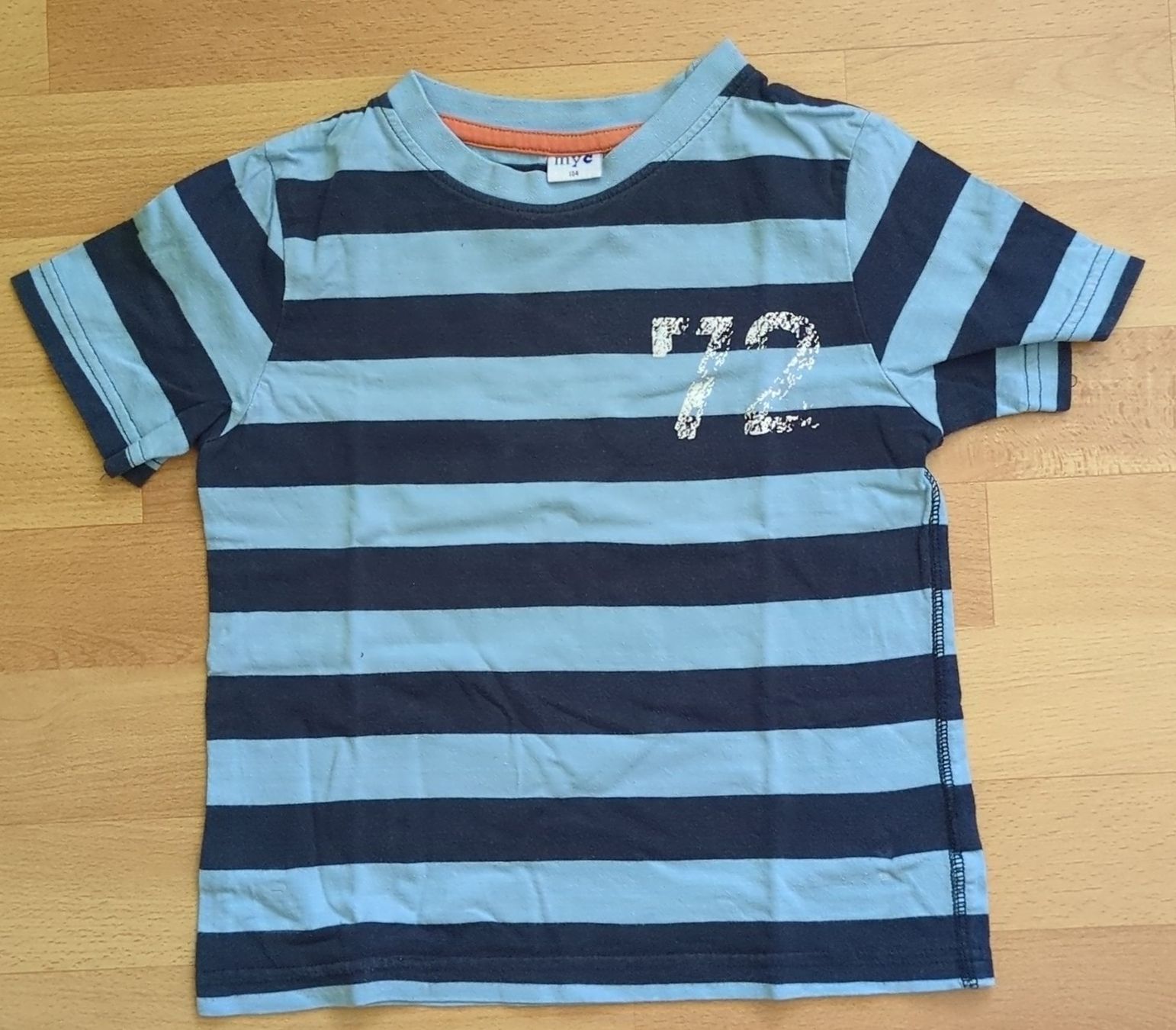 Hemden, T-Shirts & Polos: Kinder T-Shirt gestreift Grösse 104 gebraucht – Gebraucht aus Adlikon b. Andelfingen von IlonaSp