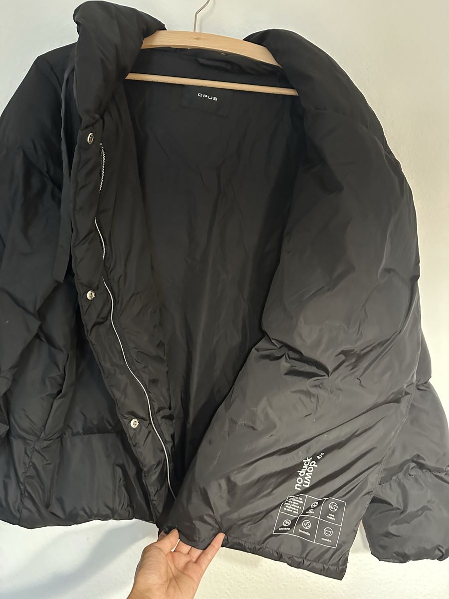Opus Giacche: Opus Winterjacke, Gr. 42, Schwarz – Usato da Stäfa venduto da buecher10 3