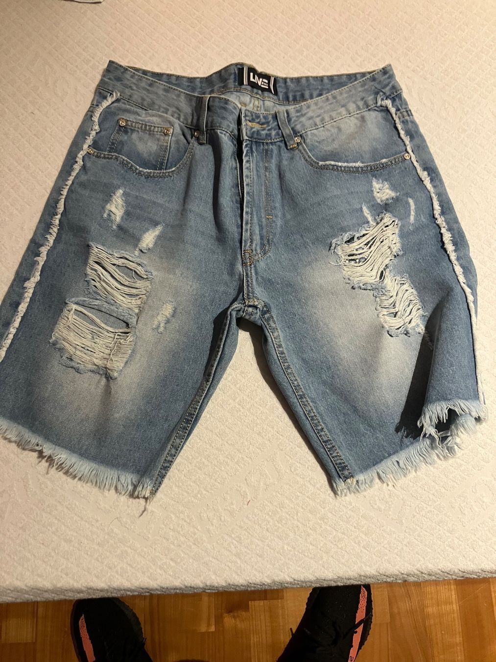 Jeans: LIVE Jeans Shorts, hellblau, destroyed Look, Gr. 50 – Nuovo (secondo la descrizione) da rorschach venduto da francesco.sama 2