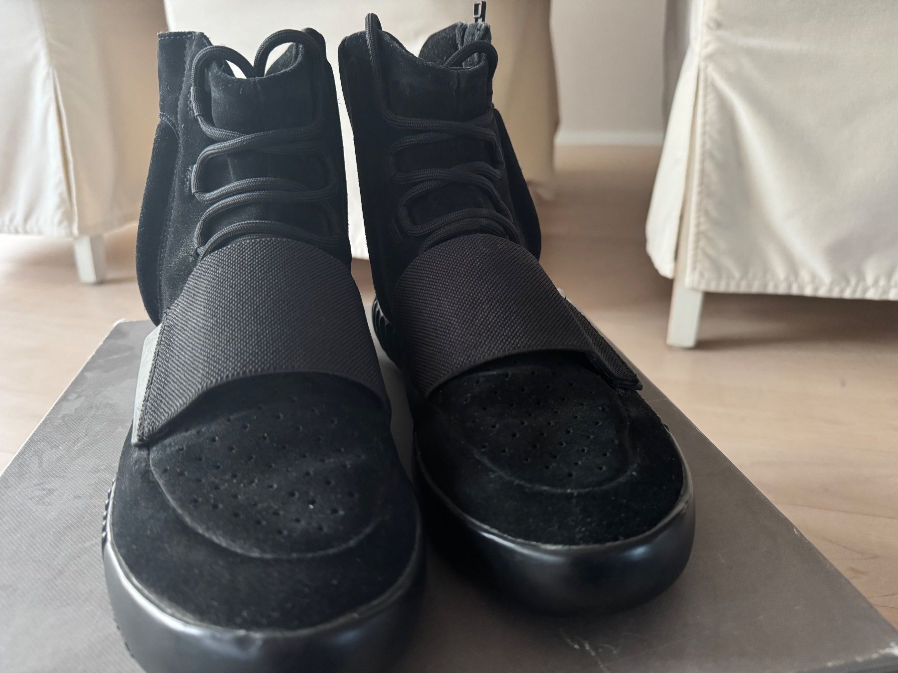 Adidas Herrenschuhe: Yeezy Boost 750 EUR 44; US 10 – Gebraucht aus grafstal von ALiine07 5