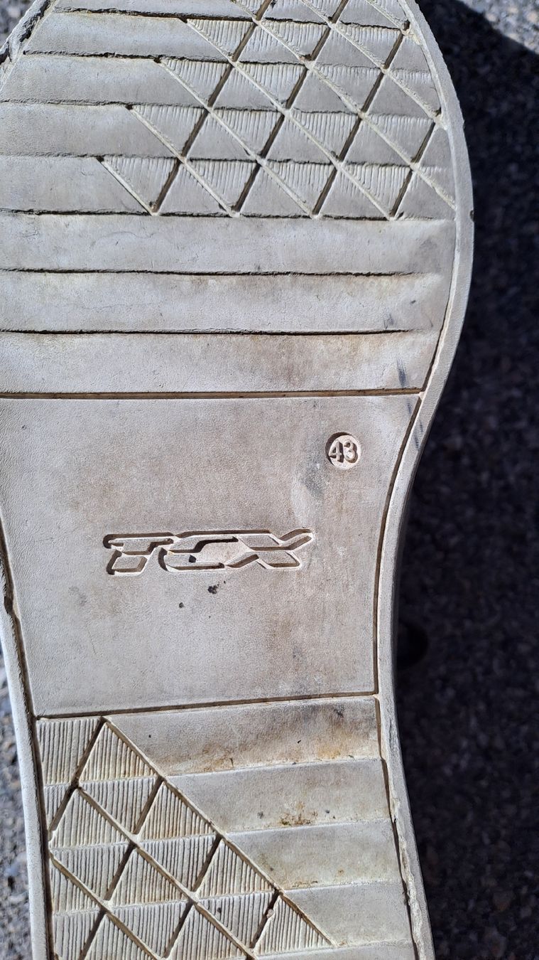 Scarpe da uomo: Chaussures de moto taille 43 – Usato da La Chaux-de-Fonds venduto da modivany 2