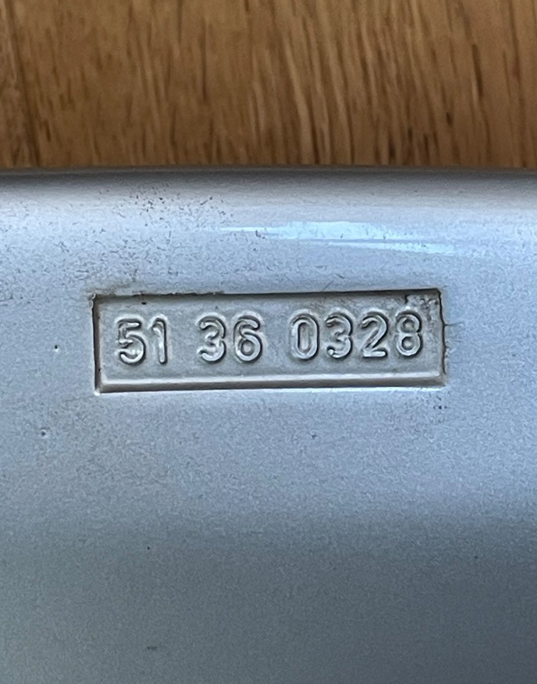 Hartge Tutti pezzi di ricambio auto: BMW E36 Touring Hartge-Dachkantenspoiler – Usato da Grenchen venduto da rap_dh6r 3