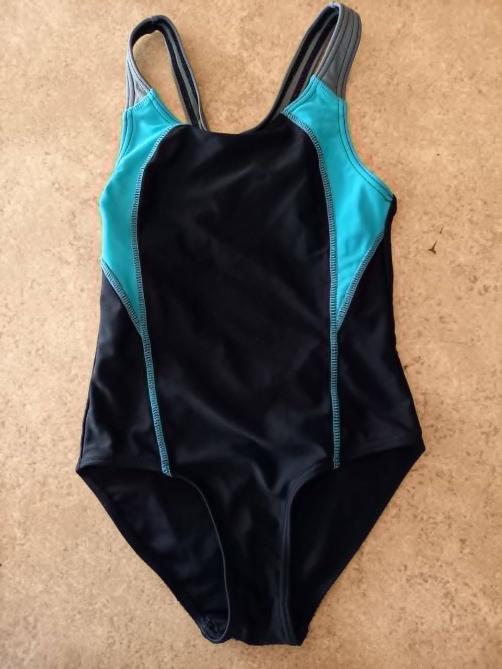 Costumi da bagno & Bikini: Mädchen Badeanzug/ Badekleid Gr. 128 – Usato da Möhlin venduto da Simba4871