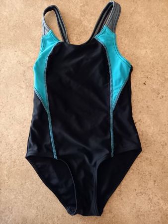 Mädchen Badeanzug/ Badekleid Gr. 128