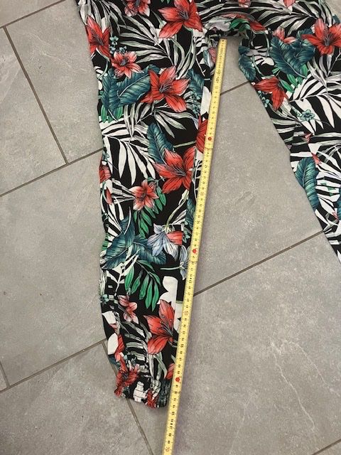 Pantalons: Leichte Stoffhose Chicorée – D'occasion à Aathal-Seegräben par daso03 1