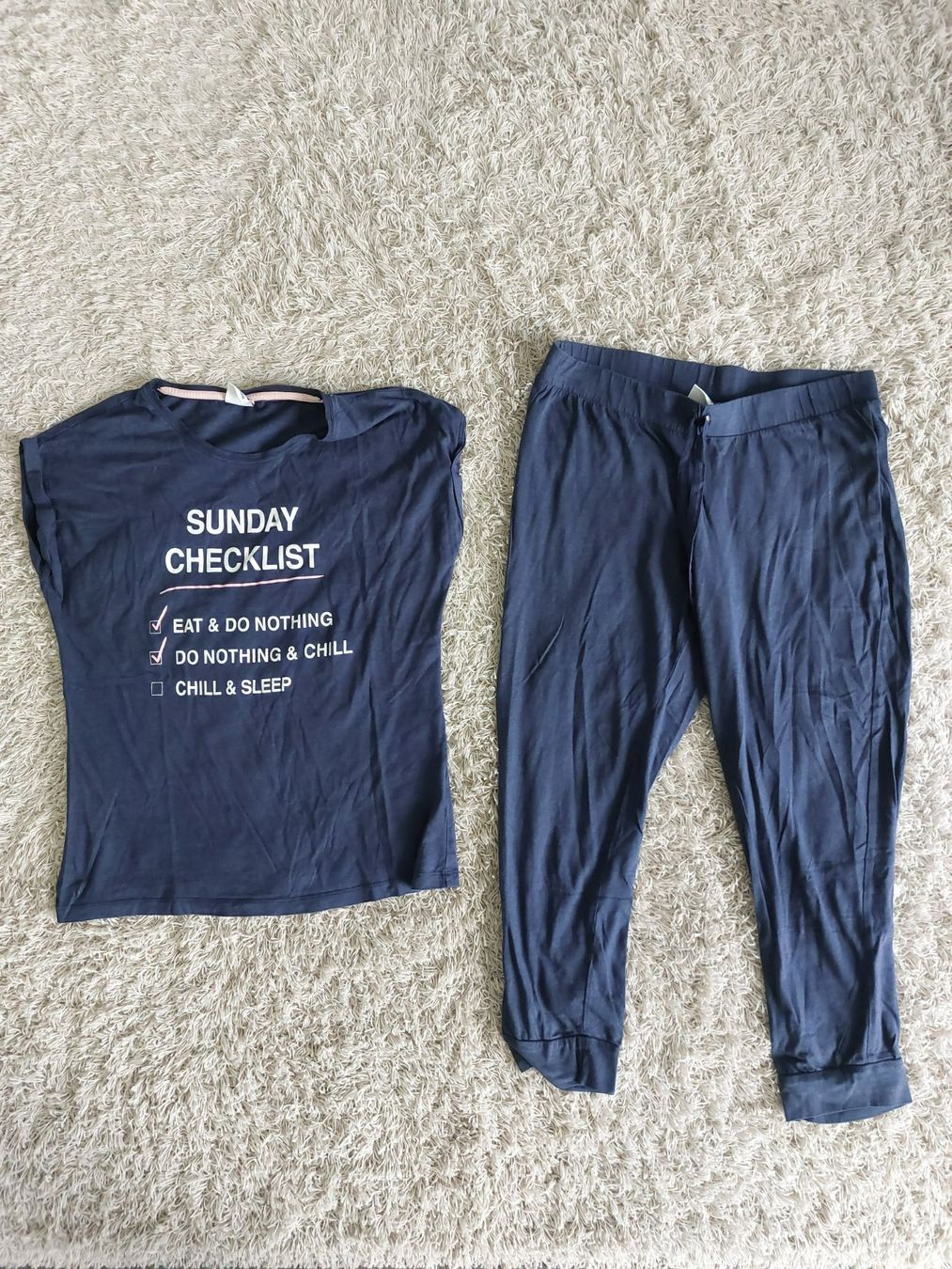 Négligés & Pyjamas: Pyjamaset kurzarm Hose dunkelblau Grösse 36/38 – D'occasion à Neftenbach par lor_7thq