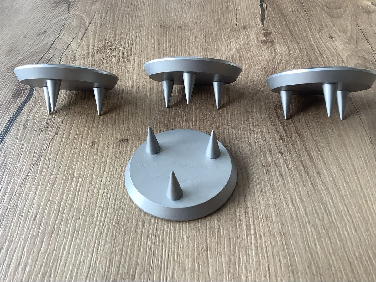 Verstärker: Isoacoustics Carpet Disk 2 – Gebraucht aus herzogenbuchsee von HIFIANER