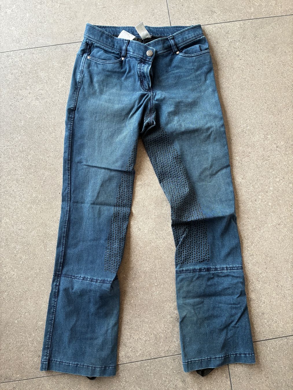 Felix Bühler Pantaloni: Pantalon équitation large T38 – Usato da Corcelles-près-Payerne venduto da CyndelleMaiwen