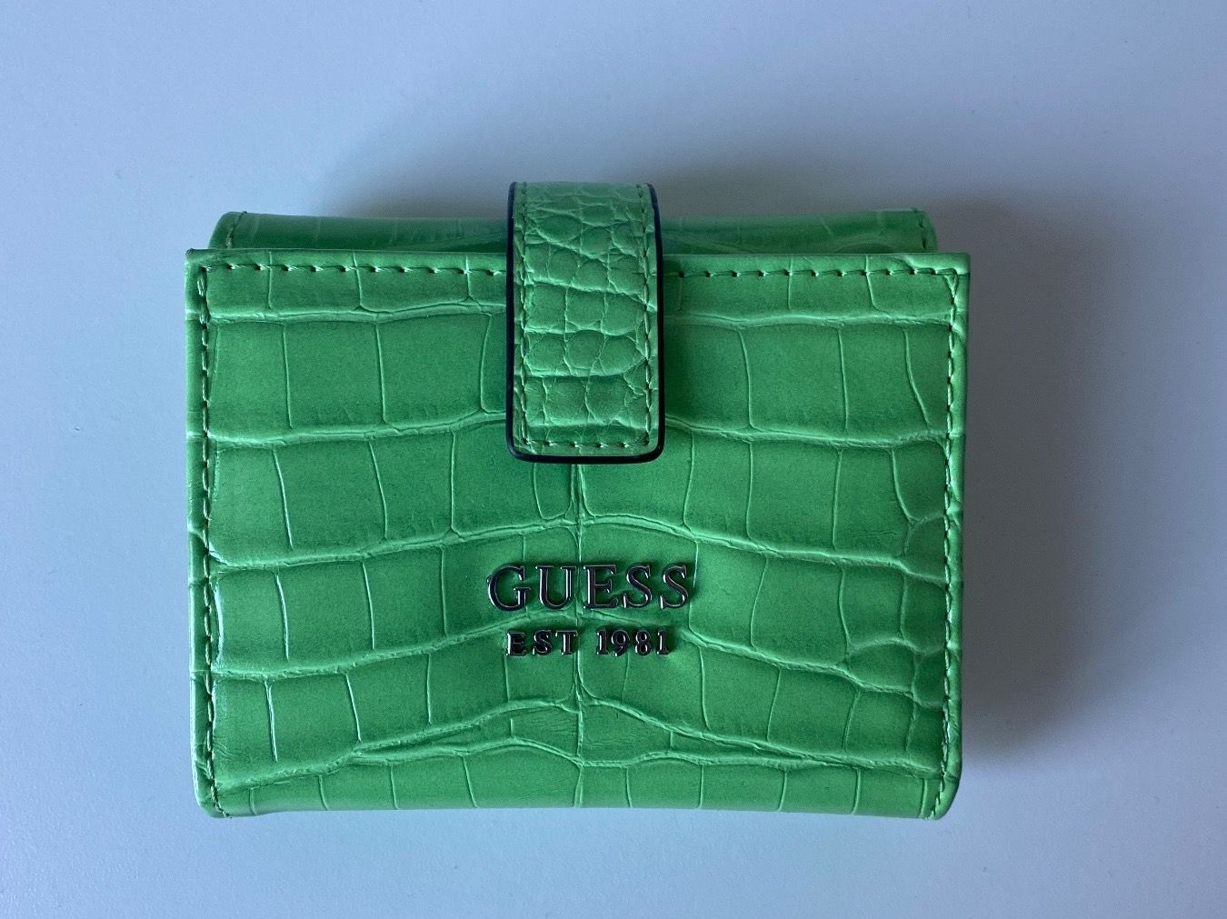 Guess Portamonete: Guess Portemonnaie – Nuovo (secondo la descrizione) da Luzern venduto da champagnelaury