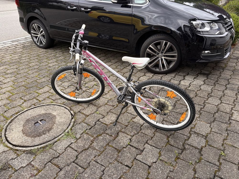 pedalen e bike Pedal Electric All Wheel Drive [S] Color:Blue/Red (Red 28%) Electric C Line 2022 Mit dem Rad von