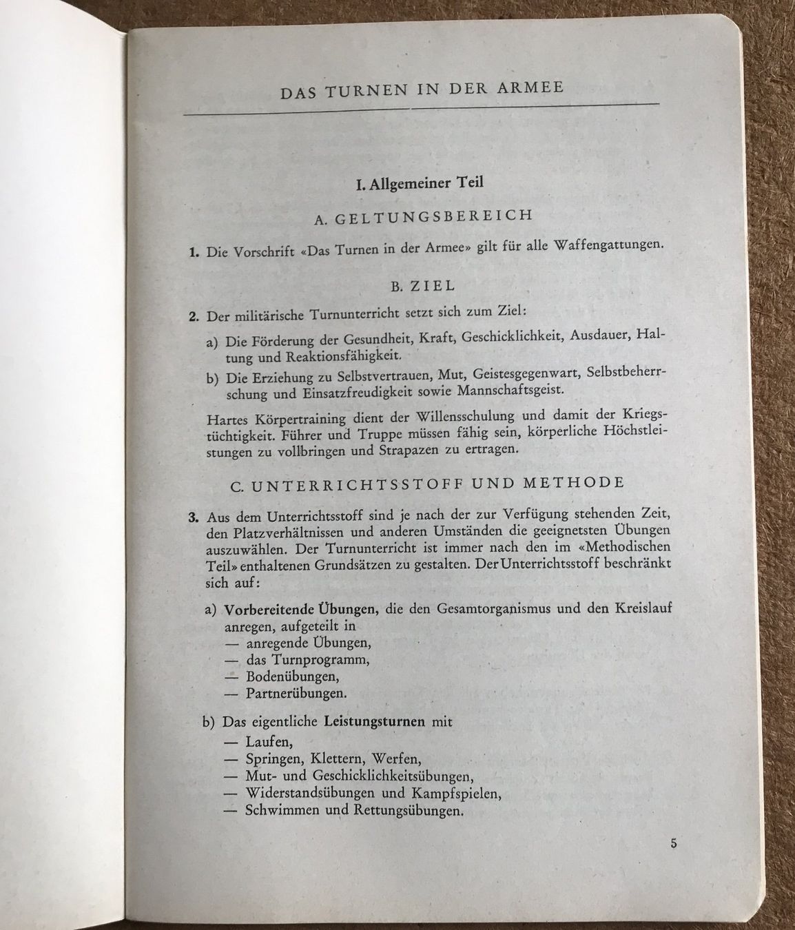 Schweizer Armee Armi bianche: SCHWEIZER ARMEE DAS TURNEN IN DER ARMEE 1954 – Usato da Ostermundigen venduto da wini63 2