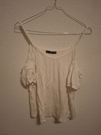 MNG Off-Shoulder Top, Weiss, Gr. XS - Sommerlich leicht!