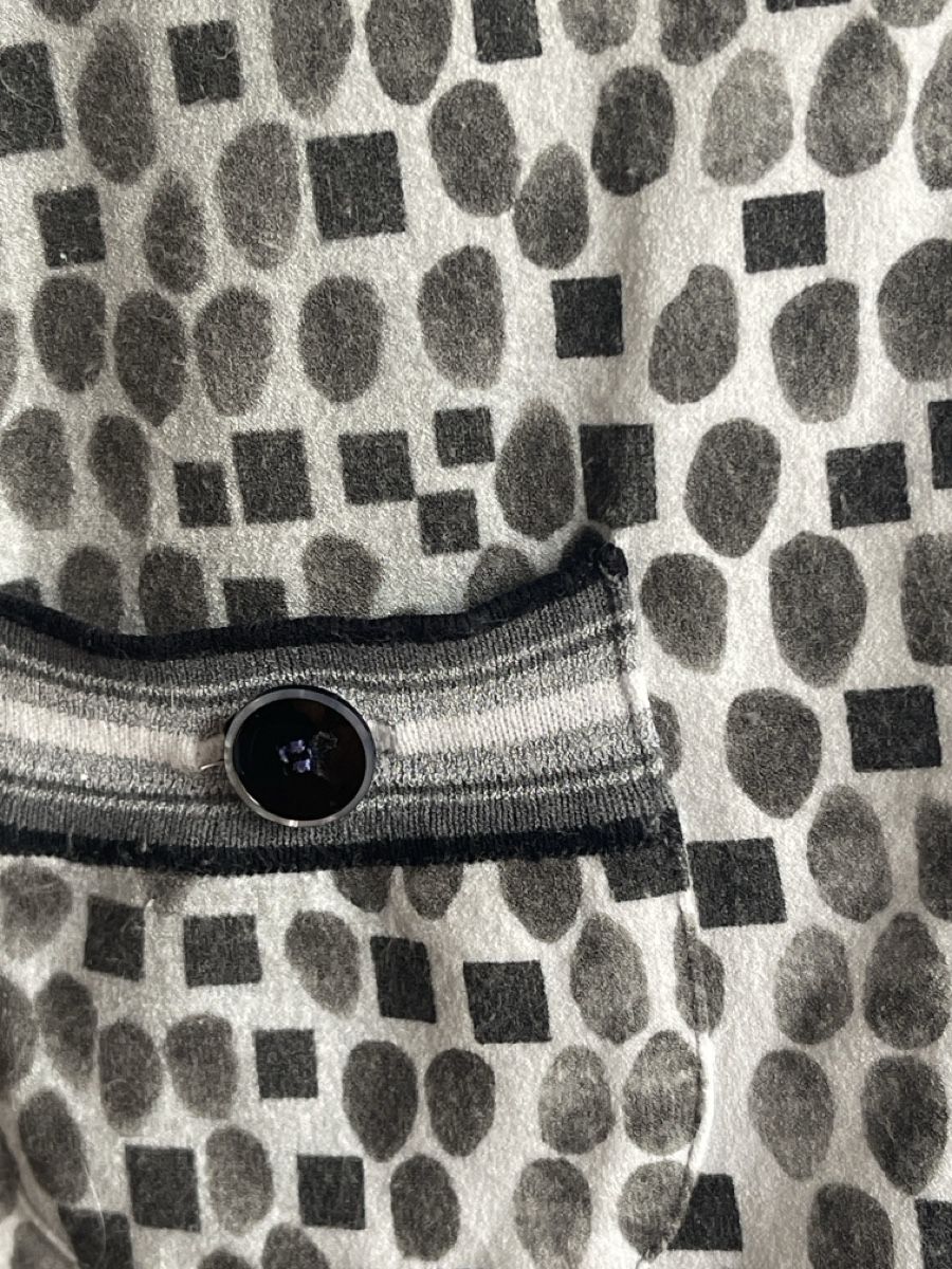 Marc Cain Giacche: Cardigan von MARCCAIN top Zustand – Nuovo (secondo la descrizione) da Romanshorn venduto da Lieblings_Stuecke 1