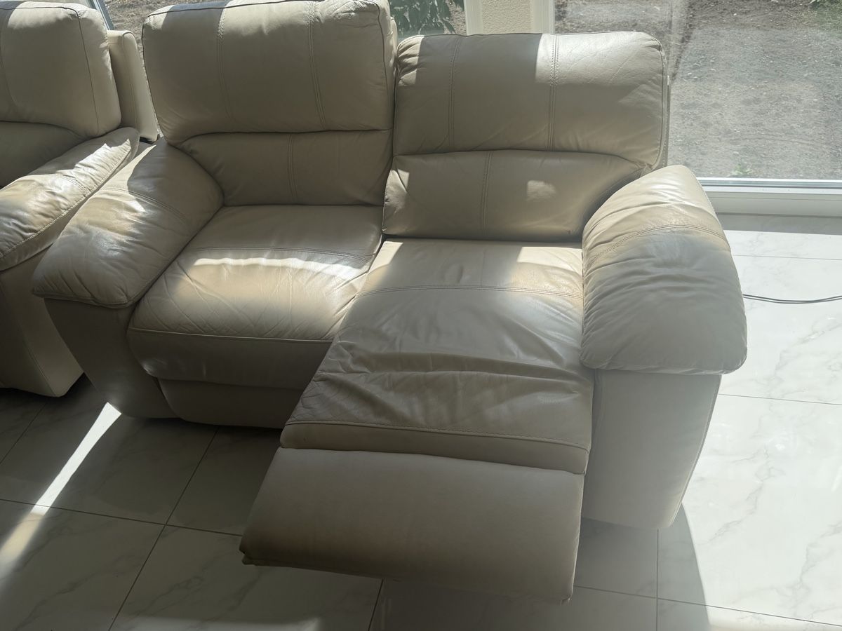 Divani: Sofa Leder beige mit Relaxfunktion zwei Sitzplätze gebraucht – Usato da Erlinsbach SO venduto da omlag