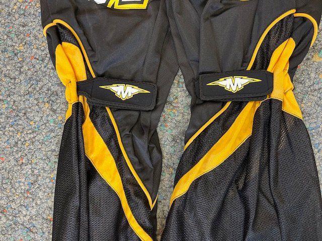 Protezioni & Imbottiture: Mission Inline Hockey Hose Senior/S – Nuovo e nell'imballaggio originale da Marbach LU venduto da Frantisek 2