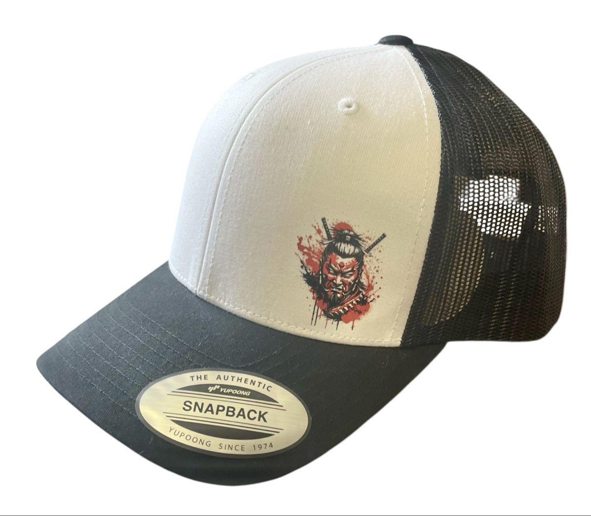 Hüte, Mützen & Caps: Trucker Cap Samurai – Neu und originalverpackt aus Heimisbach von LIFESTYLE-MORE