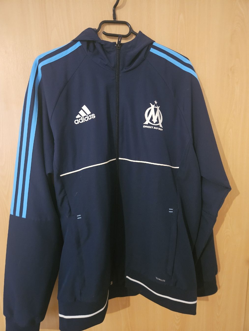 Adidas Giacche: veste olympique de Marseille – Nuovo (secondo la descrizione) da Onnens FR venduto da YNM90