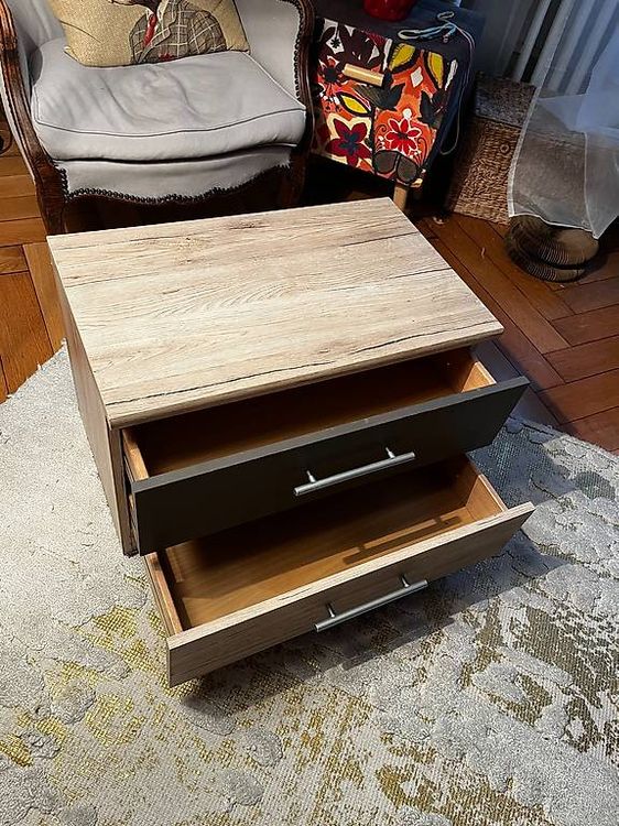 Table de nuit qualité - 60(L)x37(l)x40(H) livraison Lausanne (Gebraucht ...
