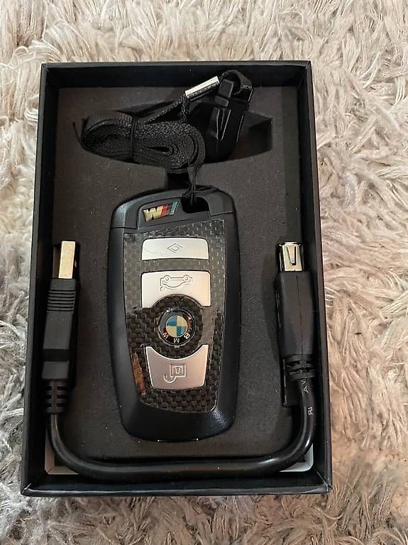 Accessori per altri veicoli: USB STICK und Bluetooth Lautsprecher + USB LED Leuchte – Usato da Wollerau venduto da michel31