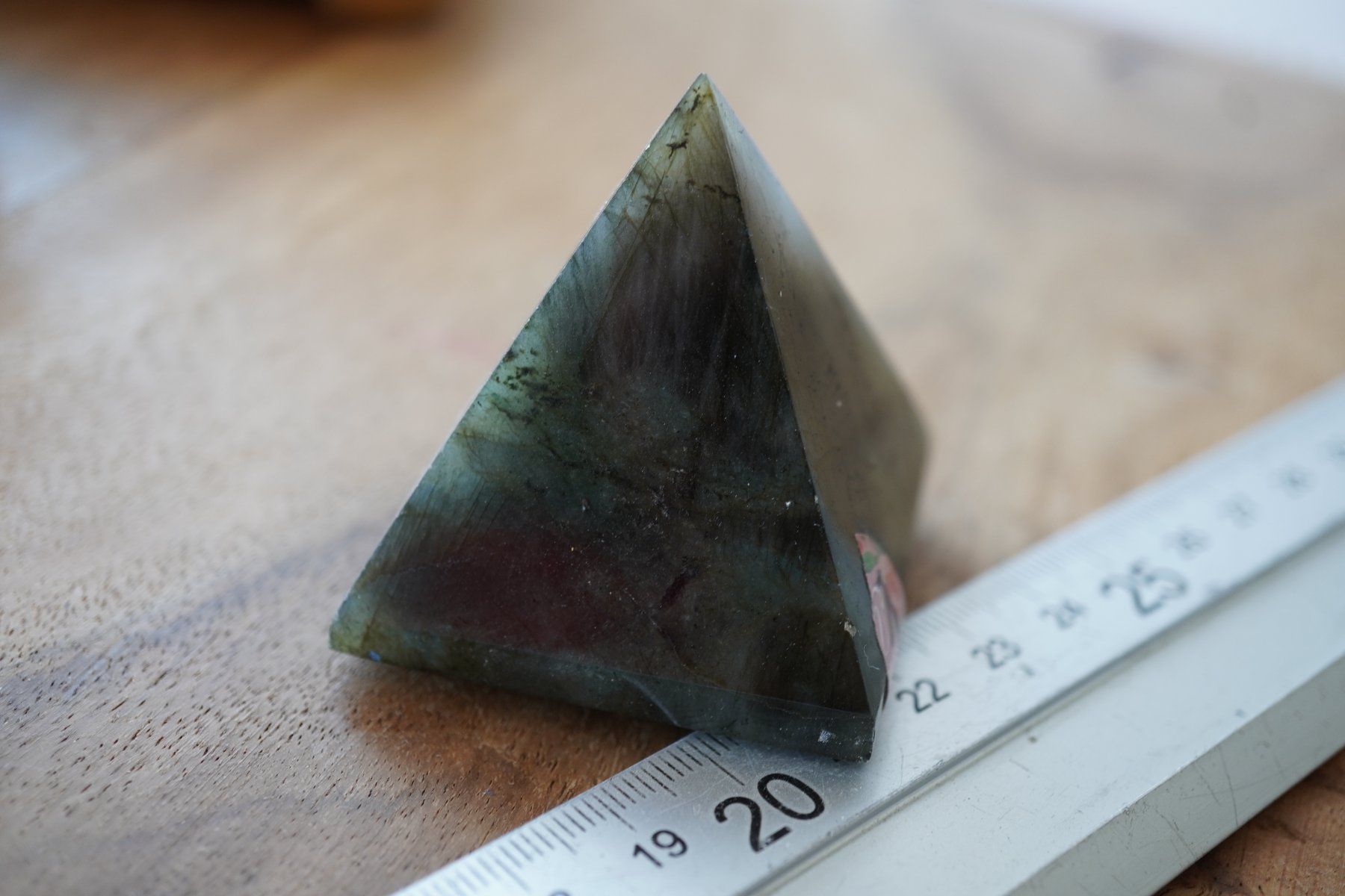 Minerali & Pietre curative: Labradorit   Pyramide      6cmx5cm    (1) – Nuovo e nell'imballaggio originale da Eschenbach SG venduto da topstone 3